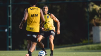 Vitor Hugo e Igor Gomes retornam ao time do Atlético-MG para o jogo contra o Corinthians.