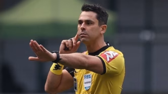 Flávio Rodrigues de Souza, árbitro da partida entre Internacional e Botafogo.