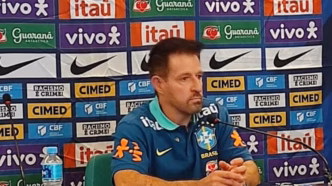 Ramon Menezes, técnico da Seleção Brasileira Sub-20, em ação durante partida da Copa do Mundo da categoria.