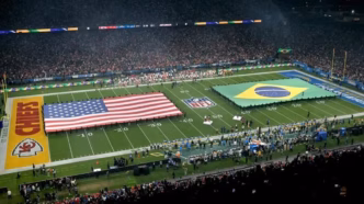 Jogo da NFL entre Chargers e Chiefs no Brasil em 2025, realizado em São Paulo.