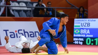 Judoca brasileiro Jesse Barbosa em ação durante o Mundial Júnior de Judô.