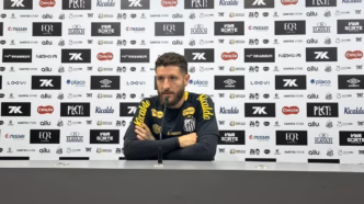 Zé Rafael, meia do Santos, durante coletiva de imprensa sobre a reta final do Brasileirão 2025.