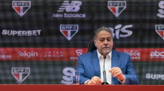 Julio Casares em coletiva sobre a dívida do São Paulo