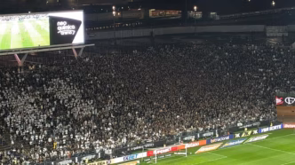 Torcida do Corinthians comemora o hexacampeonato da Libertadores Feminina 2025 com festa na Neo Química Arena.