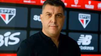 Márcio Carlomagno, dirigente do São Paulo, em ação.