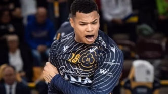 Darlan em ação pelo Verona no Campeonato Italiano.