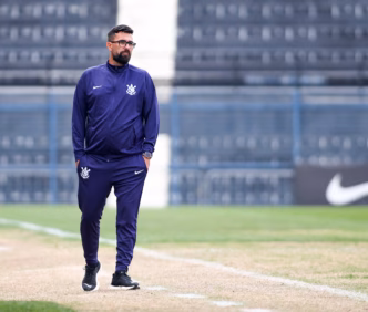 Raphael Laruccia, ex-técnico do Corinthians sub-17, em foto oficial.