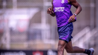 Félix Torres, zagueiro do Corinthians, em treino no CT Dr. Joaquim Grava.