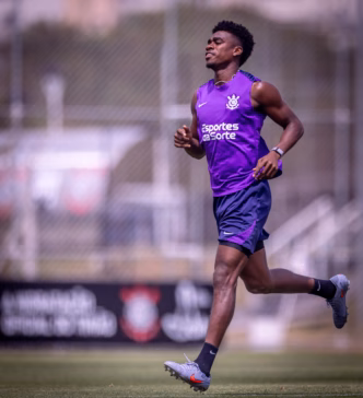 Félix Torres, zagueiro do Corinthians, em treino no CT Dr. Joaquim Grava.