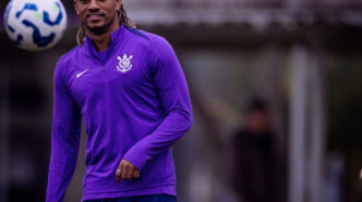 André Carrillo em trabalho de transição física no Corinthians