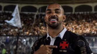 Paulo Henrique, jogador do Vasco, comemora um gol pela Seleção Brasileira.