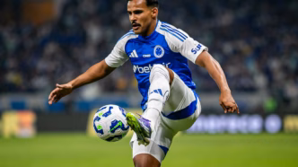 Kaiki em ação pelo Cruzeiro, titular na temporada.