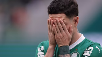 Aníbal Moreno, volante do Palmeiras, fora do duelo contra o Cruzeiro.
