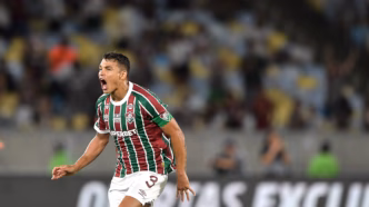 Thiago Silva comemora gol do Fluminense contra o Atlético-MG em seu jogo de número 200.