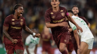 Thiago Silva comemora gol pelo Fluminense contra o Juventude no Brasileirão