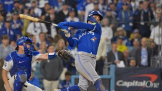 Andrés Giménez dos Blue Jays em ação contra os Dodgers na World Series 2025.