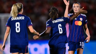 Pela Champions League Feminina, o Lyon venceu o Arsenal por 2 a 1.