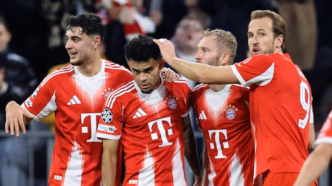 Jogadores do Bayern de Munique em campo pela Champions League.