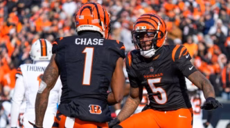 Jogadores do Cincinnati Bengals em campo durante partida da NFL