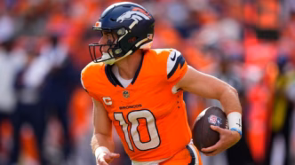 Bo Nix, quarterback do Denver Broncos, em ação durante a temporada.