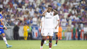 Bruno Henrique em duelo entre Fortaleza e Flamengo pelo Brasileirão