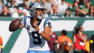 Bryce Young, quarterback dos Carolina Panthers, em ação contra o New York Jets.