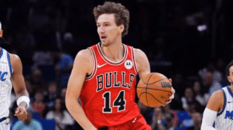 Matas Buzelis em ação pelo Chicago Bulls.