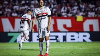 Jonathan Calleri em recuperação de lesão no joelho pelo São Paulo.