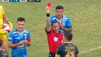 Juiz expulsa sete jogadores em jogo polêmico do Campeonato Boliviano com Bolívar x Blooming.
