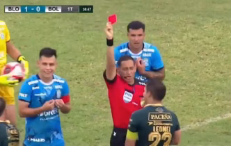 Juiz expulsa sete jogadores em jogo polêmico do Campeonato Boliviano com Bolívar x Blooming.