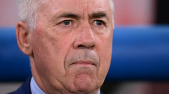 Carlo Ancelotti, técnico da Seleção Brasileira, em campo durante o amistoso contra o Japão.