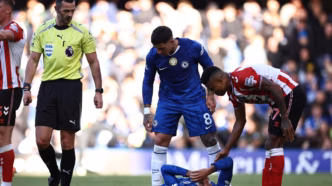 João Pedro, atacante do Chelsea, em ação na Premier League.