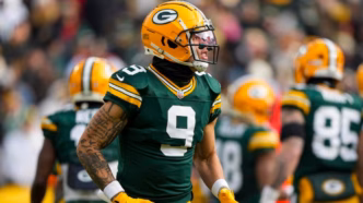 Christian Watson dos Packers retorna aos treinos após lesão no ACL.