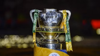 A taça da Copa do Brasil, símbolo do torneio.