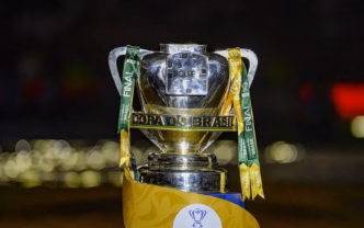 A taça da Copa do Brasil, símbolo do torneio.