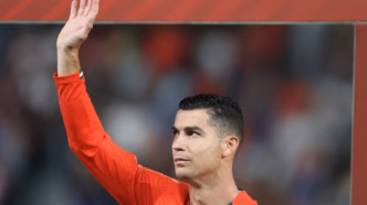 Cristiano Ronaldo celebra um de seus gols contra a Hungria.