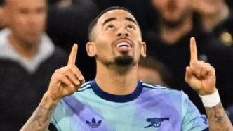 Gabriel Jesus em campo pelo Arsenal