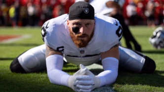Maxx Crosby dos Raiders durante partida contra o Kansas City Chiefs.