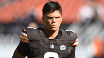 Dillon Gabriel, quarterback novato do Cleveland Browns, em ação.