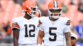 Dillon Gabriel e Shedeur Sanders dos Cleveland Browns.