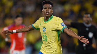 Estêvão comemora gol pela Seleção Brasileira em amistoso contra a Coreia do Sul, com o placar de 5 a 0.