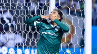 Facundo Torres, atacante uruguaio do Palmeiras, em ação.