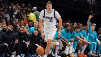 Cooper Flagg, jovem estrela da NBA e favorito ao prêmio de Novato do Ano da temporada 2025-26.
