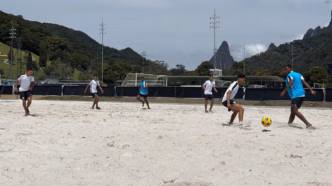 Quadra de futebol de areia na Granja Comary, sede da CBF.