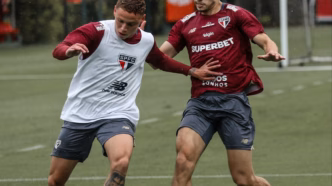 Bobadilla em treino do São Paulo, preparando-se para o jogo contra o Mirassol.