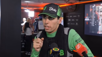 Gabriel Bortoleto em ação pilotando pela Sauber na Fórmula 1.