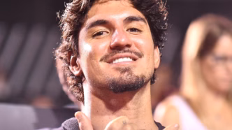 Gabriel Medina, tricampeão mundial de surfe, anuncia que será pai.