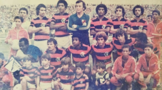 Gerson Lopes e Zico juntos no Flamengo, lembrando a conquista de 1980.