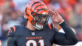 Trey Hendrickson, defensive end dos Cincinnati Bengals, em ação.