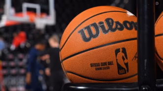 Terry Rozier, jogador da NBA, em quadra, sob investigação por apostas.